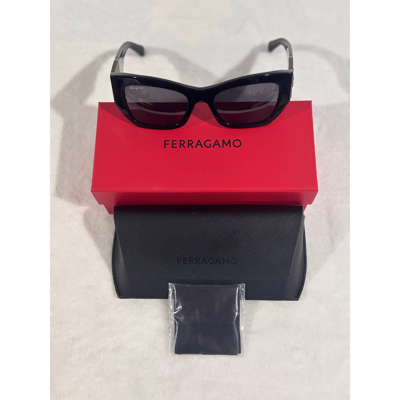 Brand New Salvatore Ferragamo Sunglasses Sf1059s 001 54201403 Brand New Salvatore Ferragamo Sunglasses Sf1059s 001 54201403